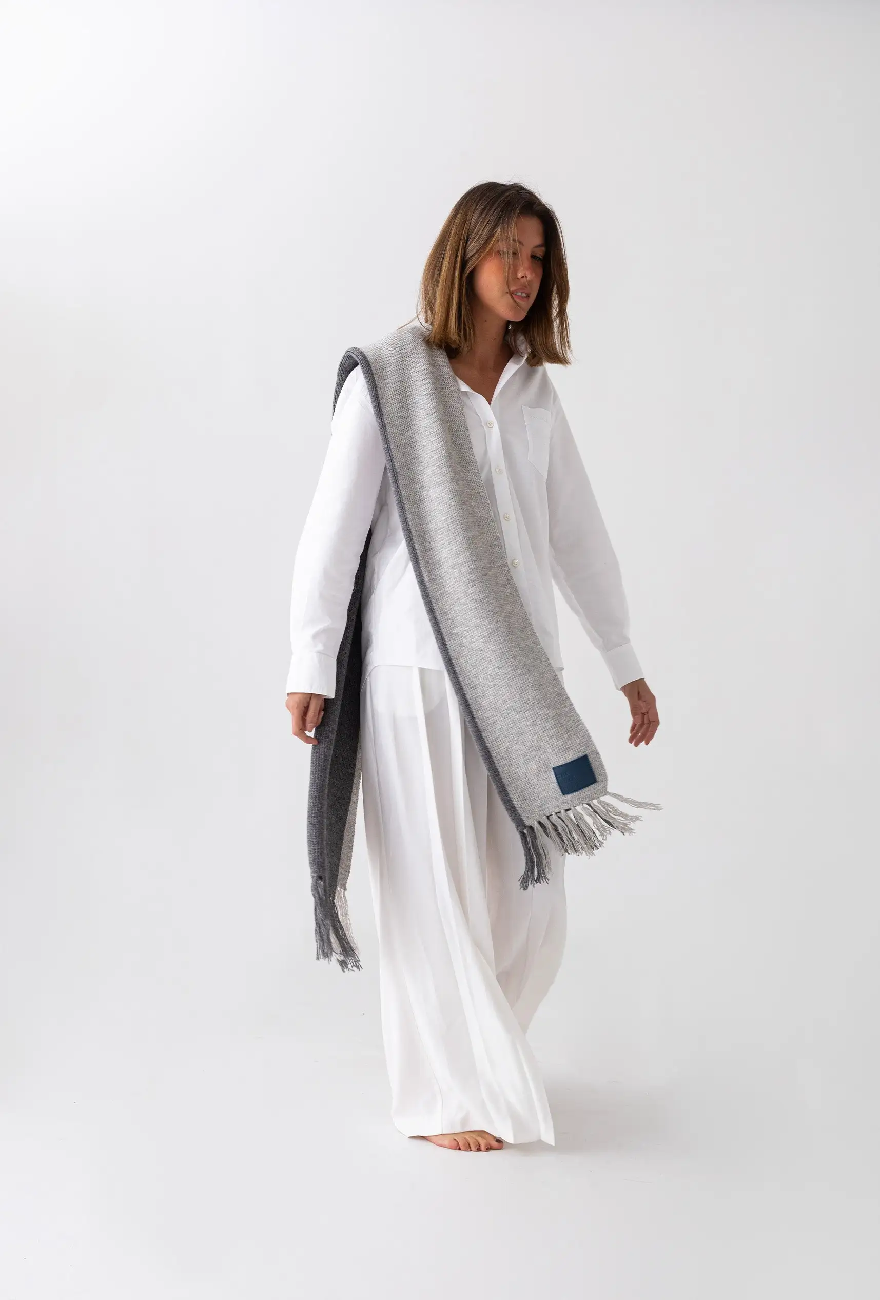 Bufanda de Alpaca: Doble Gris - Imagen 6