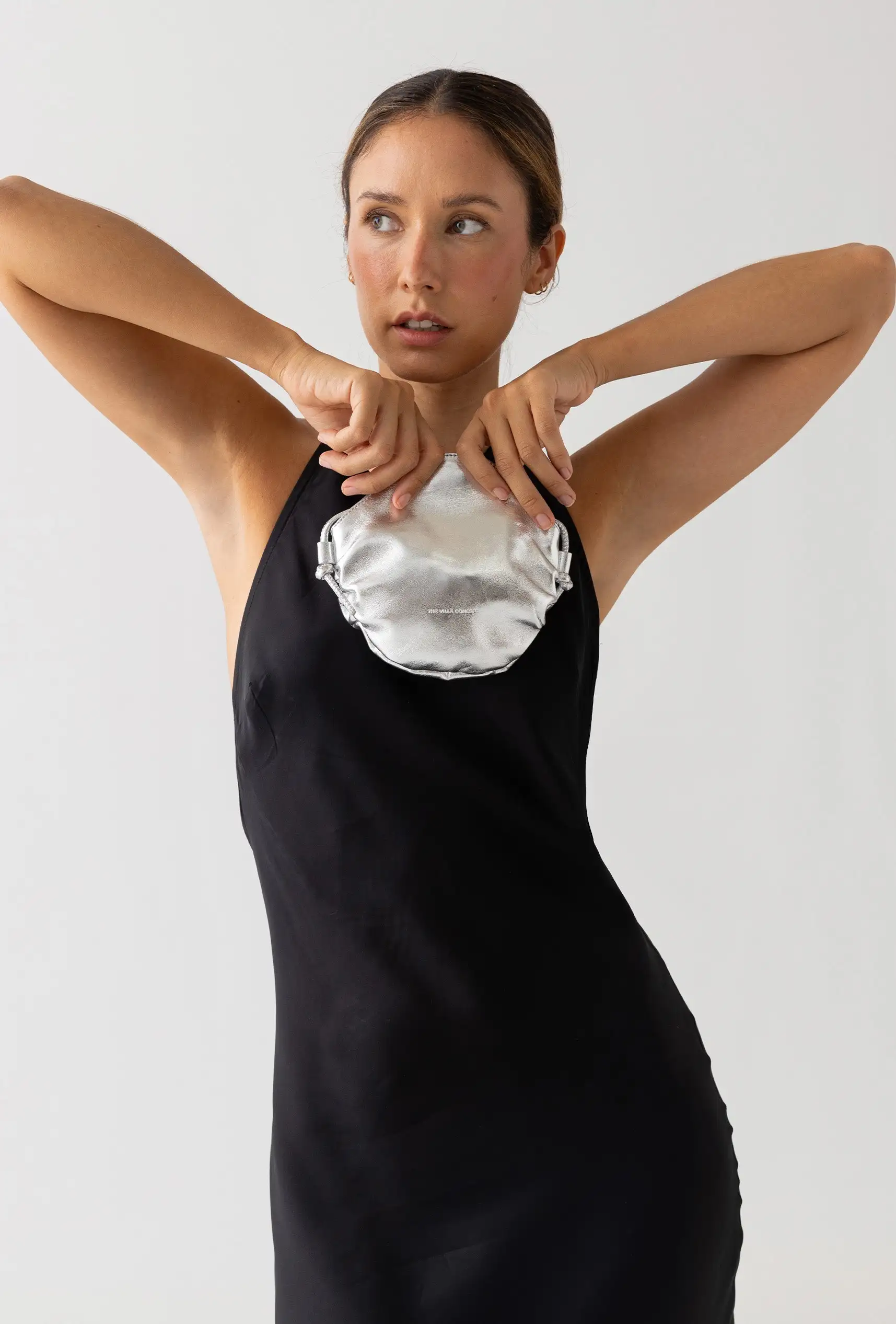 Vestido negro halter - Imagen 8
