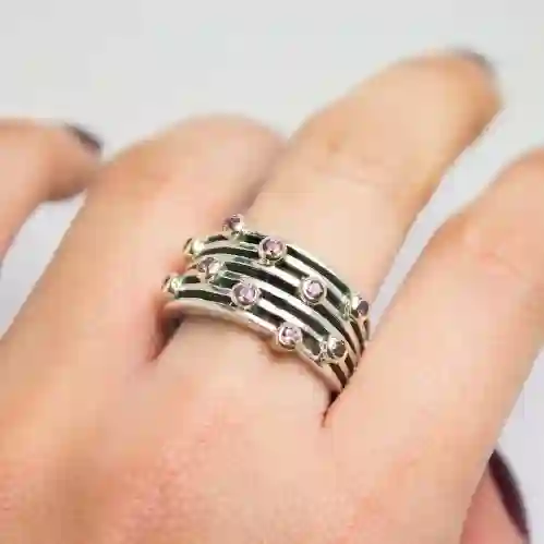 Anillo styliano plata y oro con Rodonitas