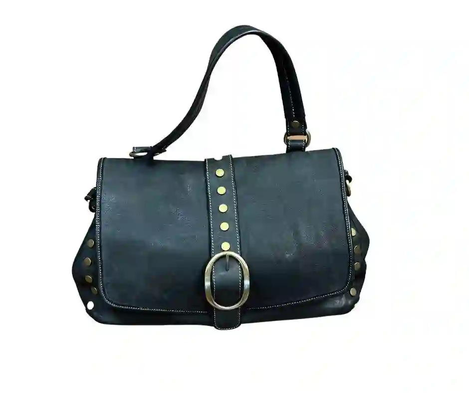 Bolso negro de mano