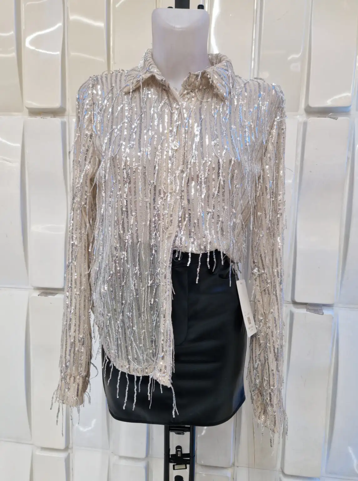 CAMISA TIRA LENTEJUELAS BEIGE - Imagen 3