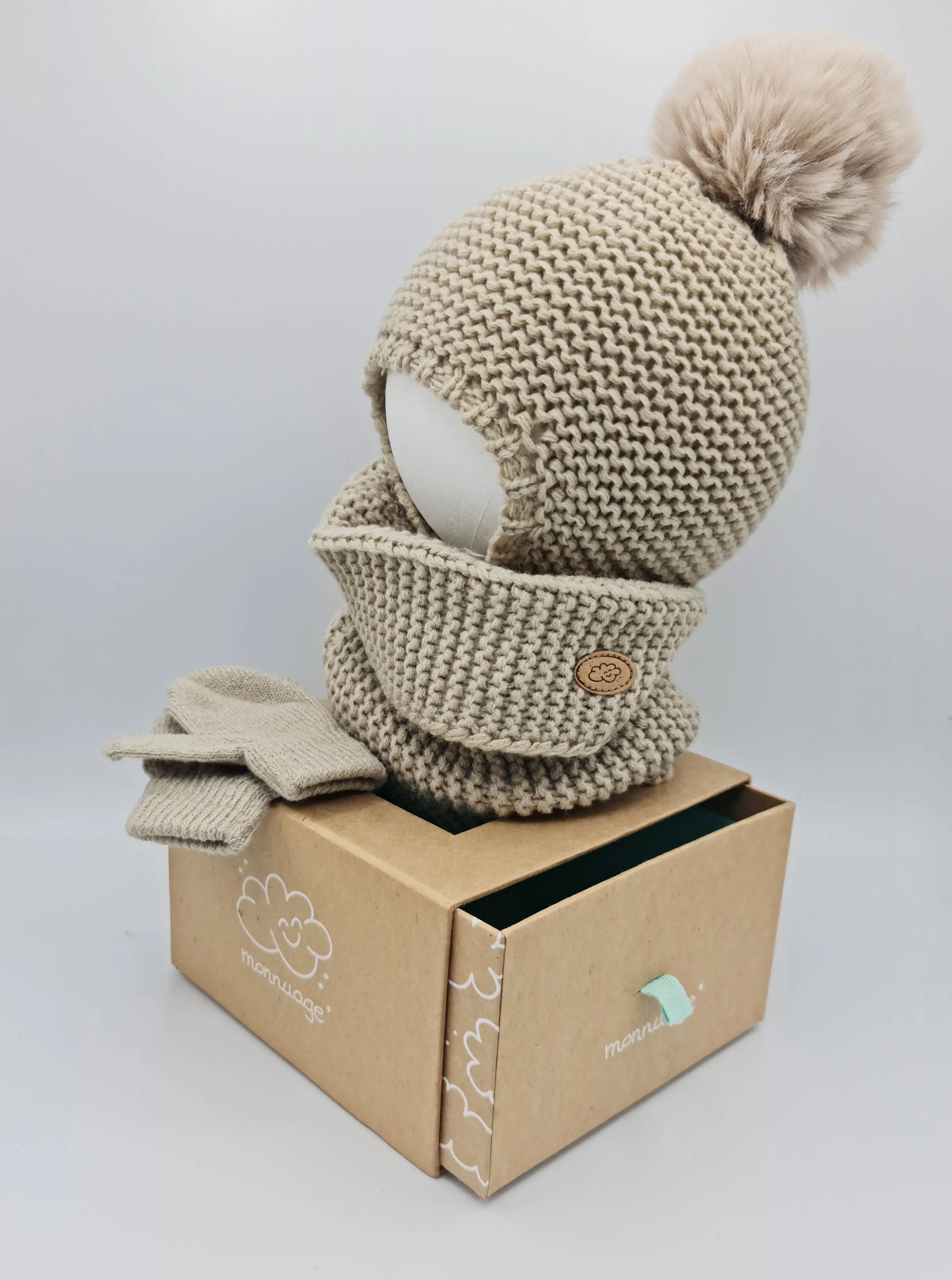 Conjunto Punto Bobo Pompón Beige