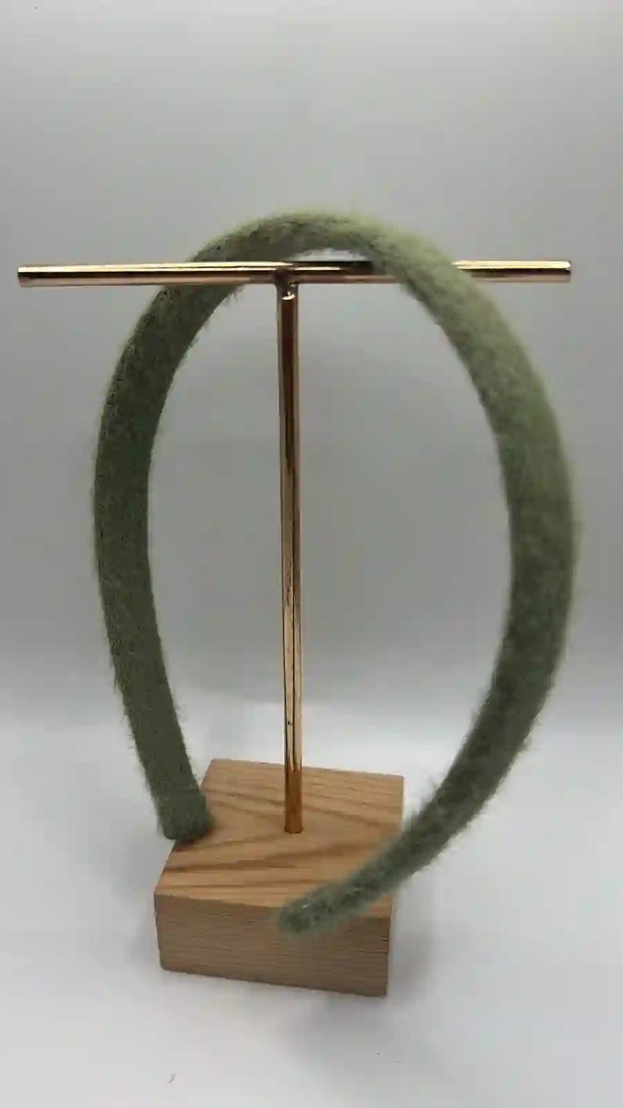 Diadema de lana verde