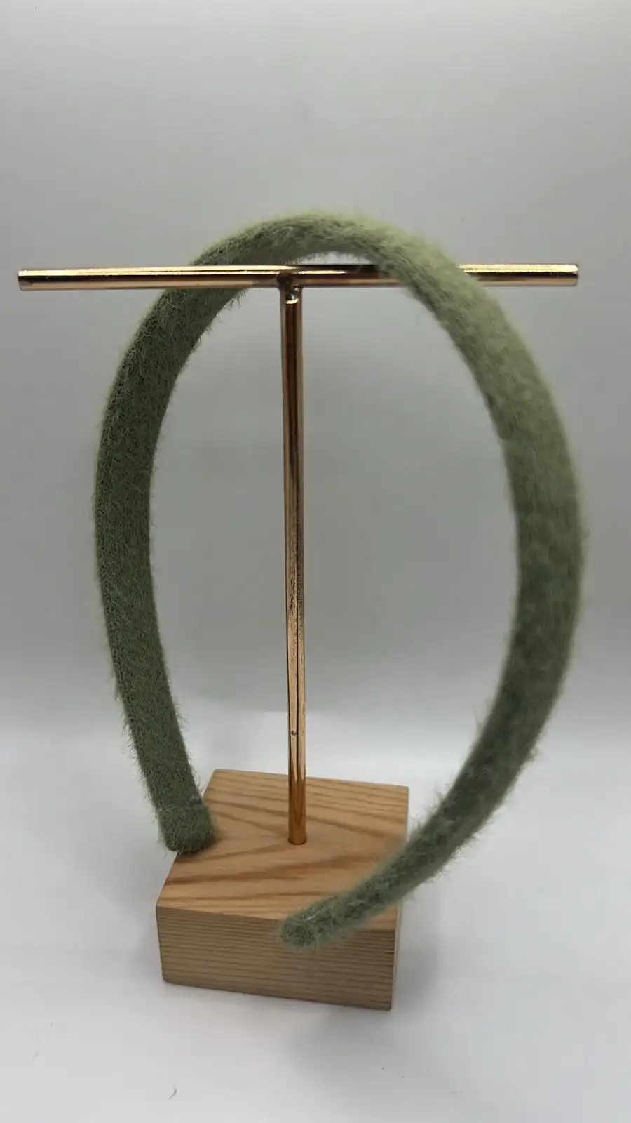 Diadema de lana verde