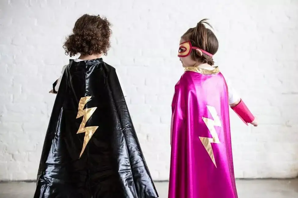 Kit Disfraz de Superheroína Rosa