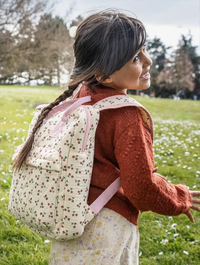Quilted backpack with flowers - Image 3