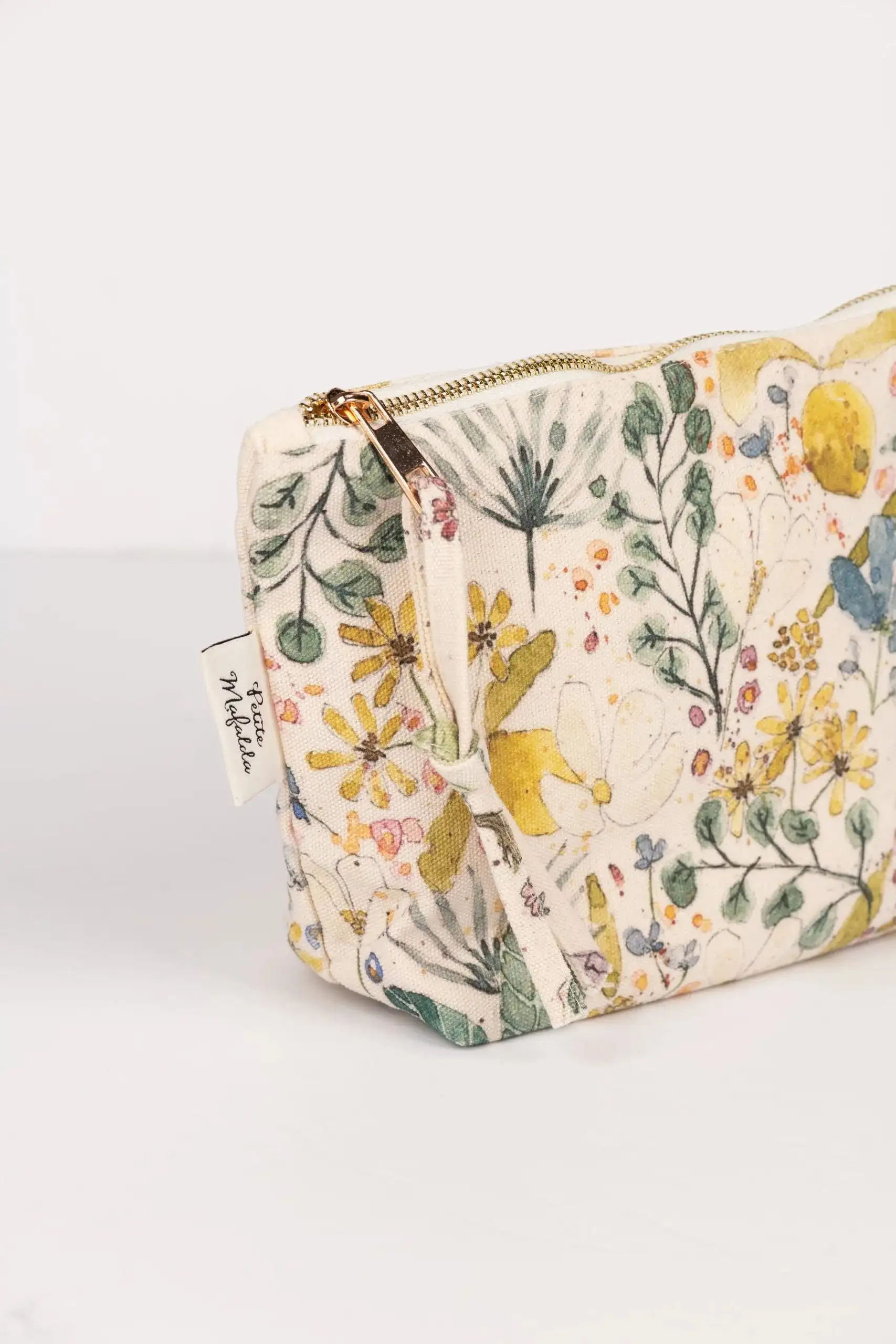 Petite Mafalda Flower Toiletry Bag - Image 6