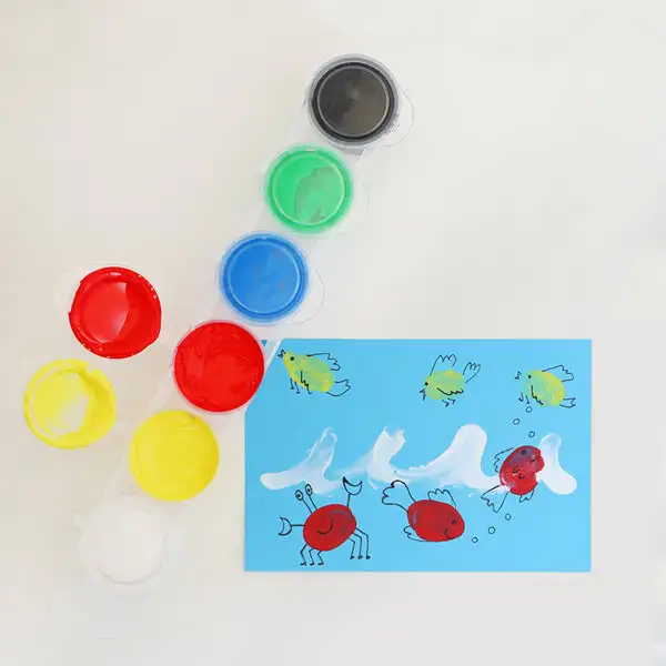 Finger paint in a jar, 6 colors.