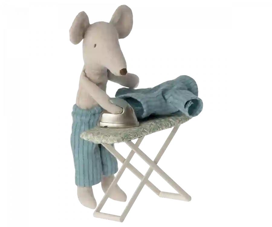 Iron and ironing board, mouse