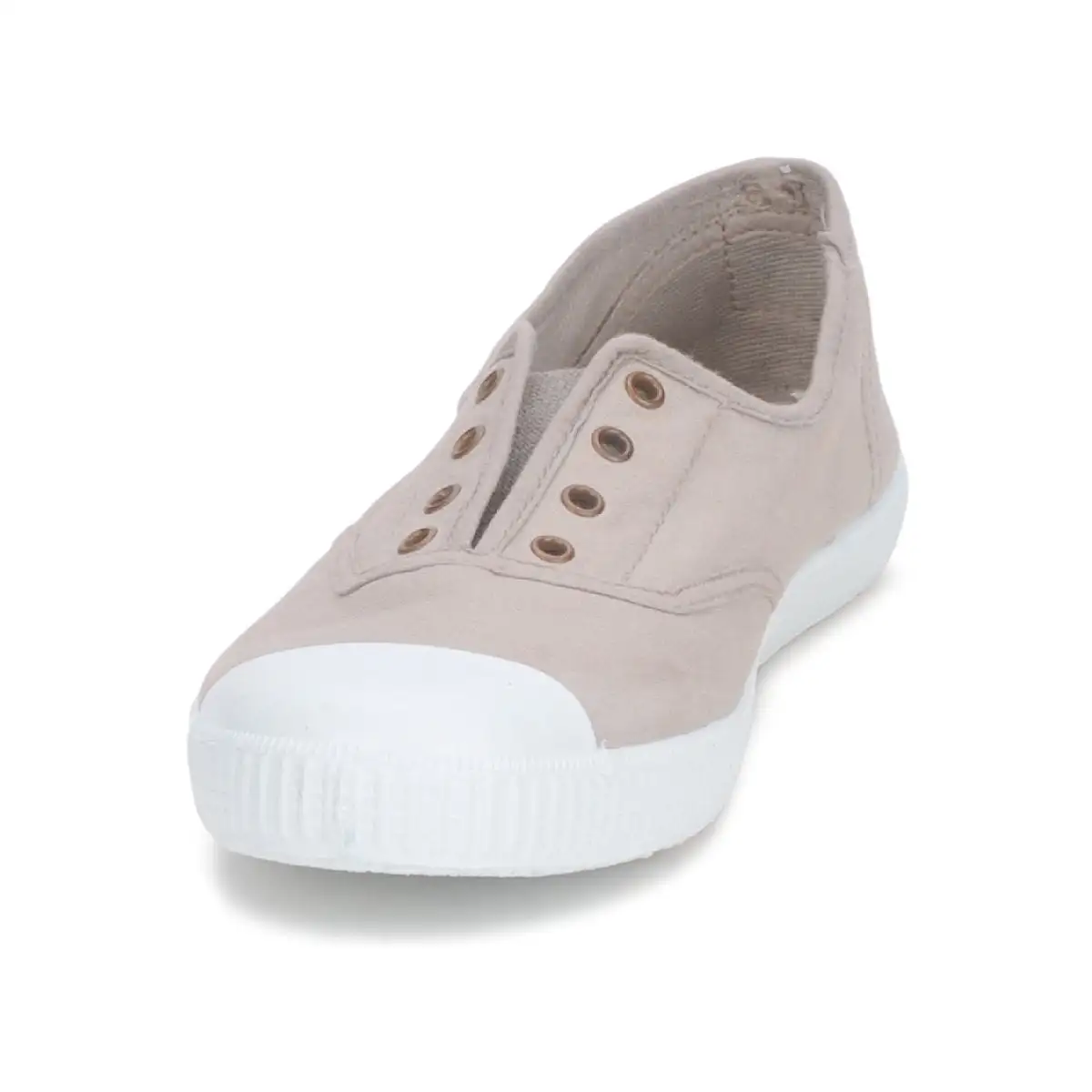 Her beige sandals - Image 3