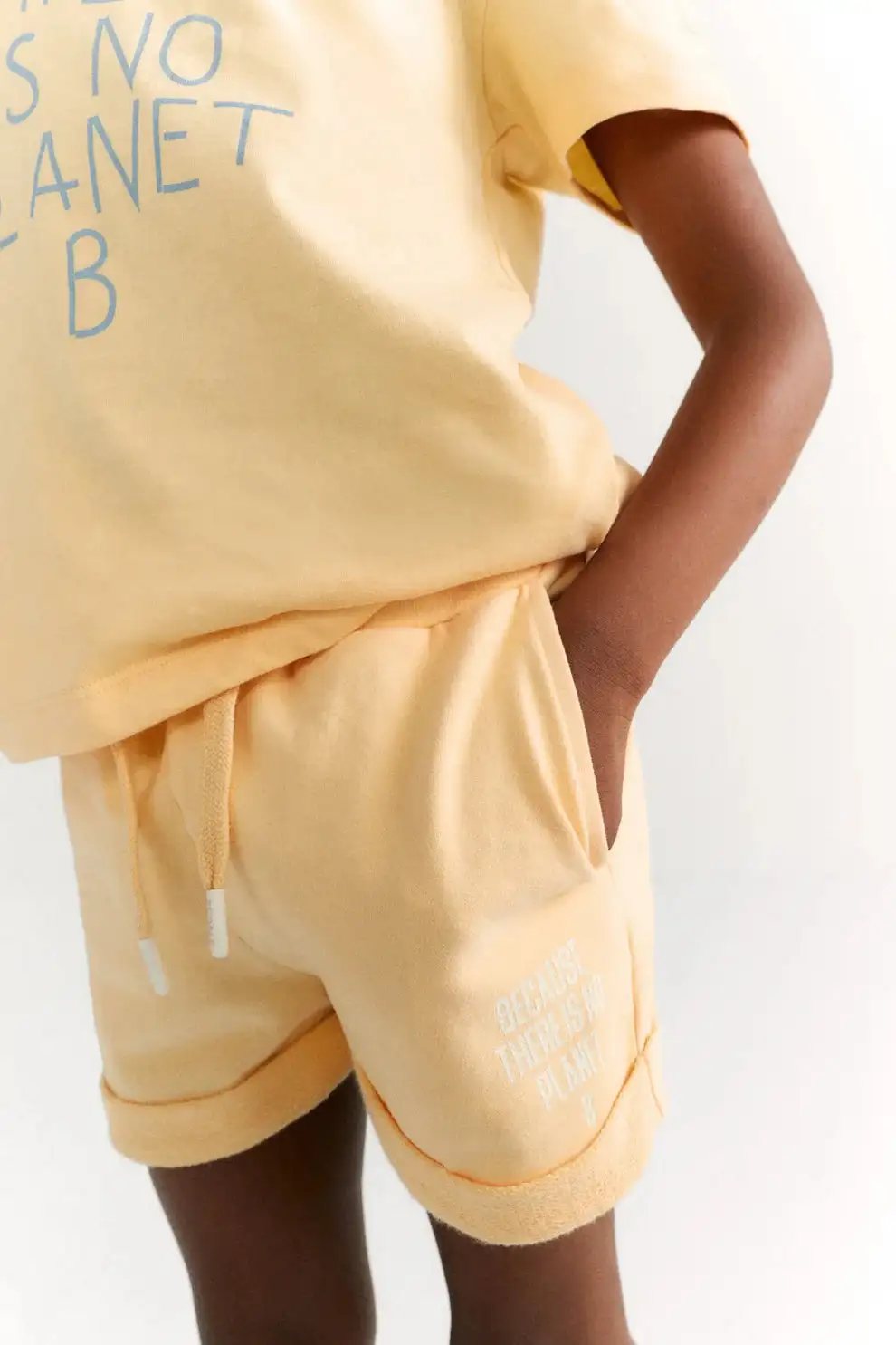 Pantalón corto amarillo Ecoalf