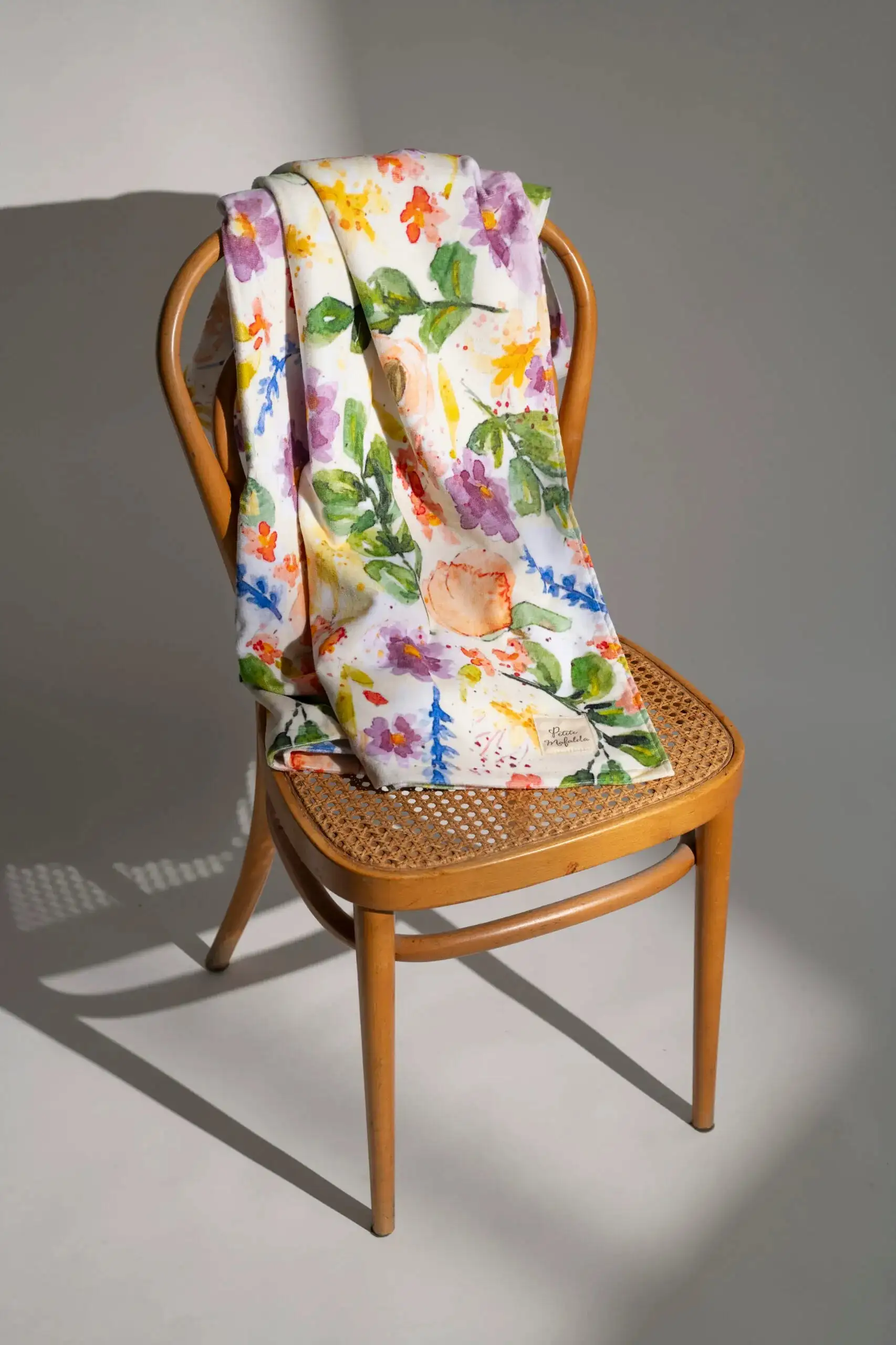 Petite Mafalda Printed Beach Towel - Image 4