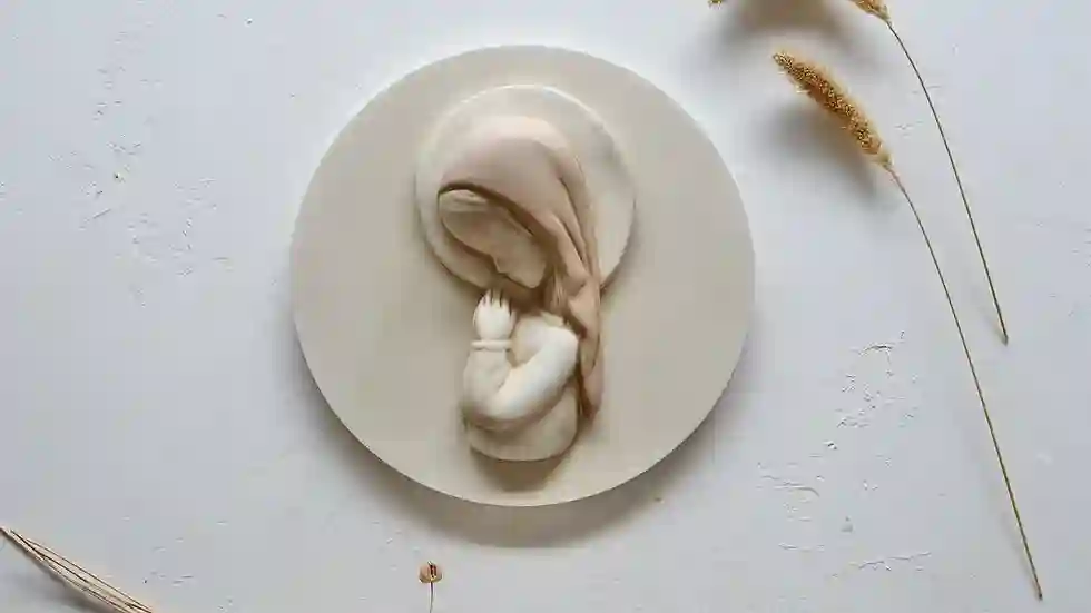 Virgen niña sencilla Rosa