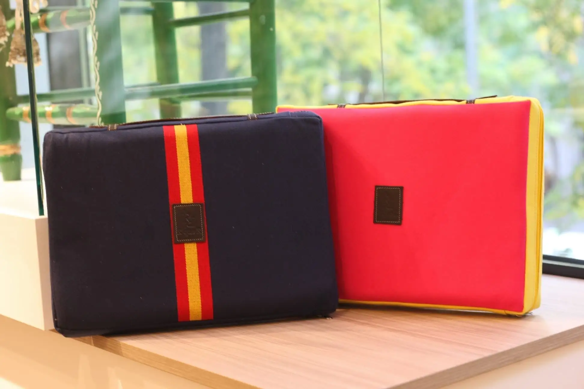 Navy blue bullfighting pad with flag of Spain - Image 3