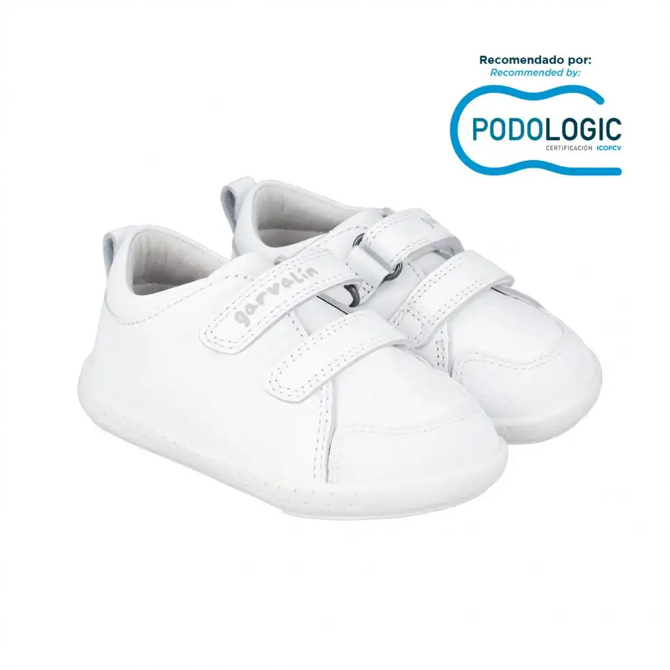 Zapatilla respetuosa con la piel blanca. Tallas 9 a 26.