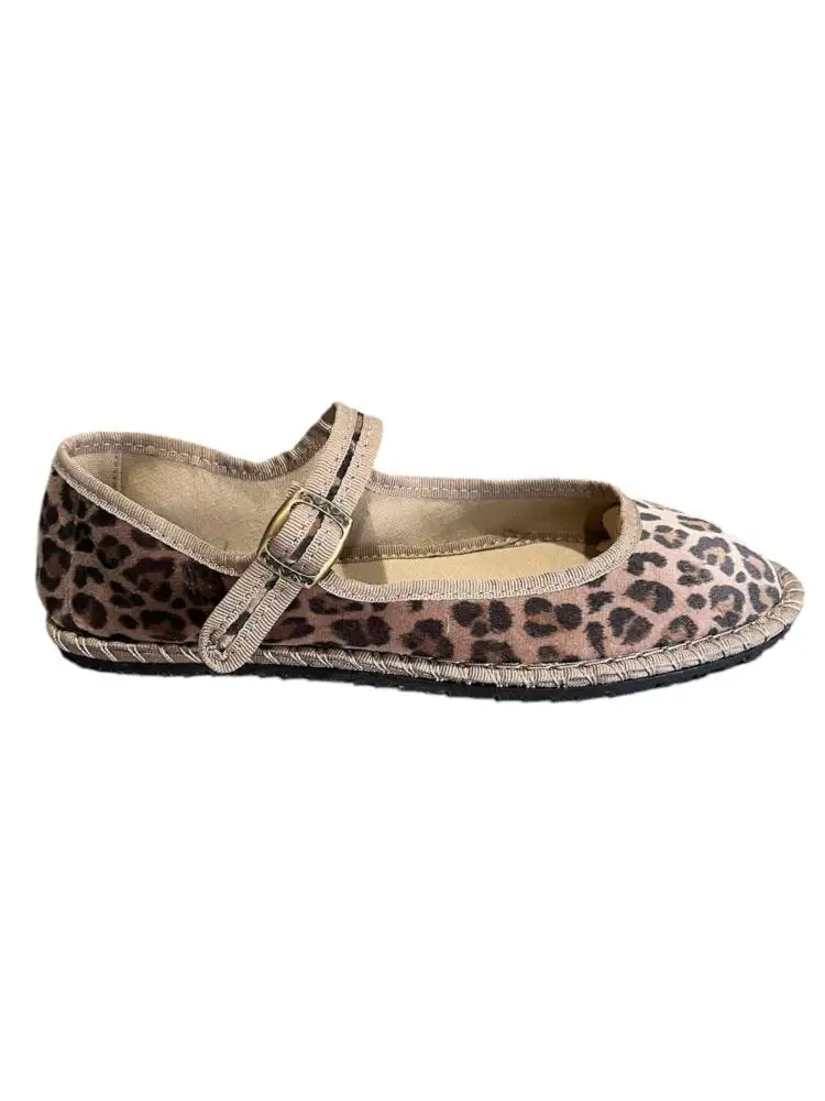 Mercedita en terciopelo animal print y contraste beige. Tallas 37 a 42.