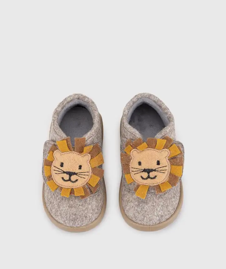 Zapatilla casa respetuosa León