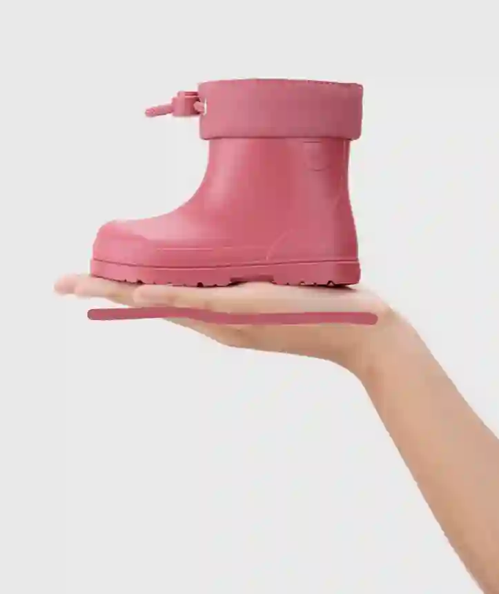 Bota de agua Mendi Frambuesa. Tallas 20 a 28.