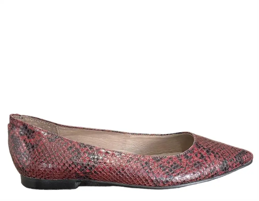 Zapato de piel burdeos y negro. Tallas 36 a 40.