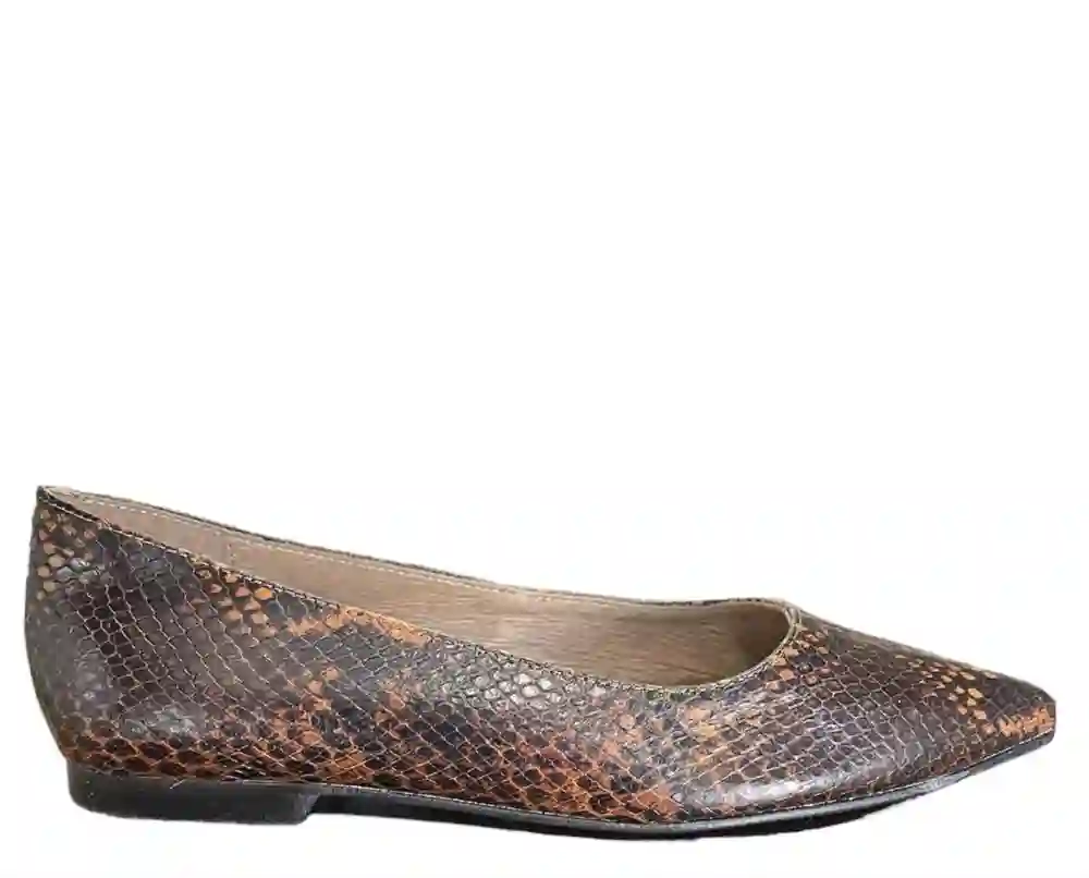 Zapato de piel camel y negro. Tallas 36 a 40.