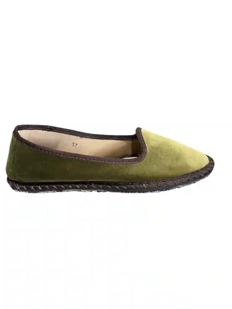 Veneciana de terciopelo kaki y contraste marrón. Tallas 37 a 41.