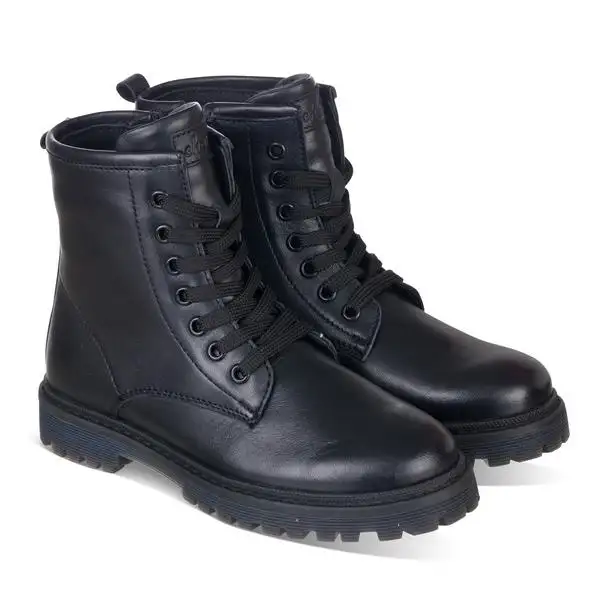 Botín de piel negro con cordones y cremallera. Talla 31 a 39.