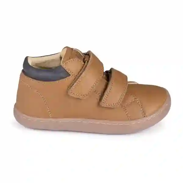 Botín descalzo en piel camel. Tallas 24 a 33.