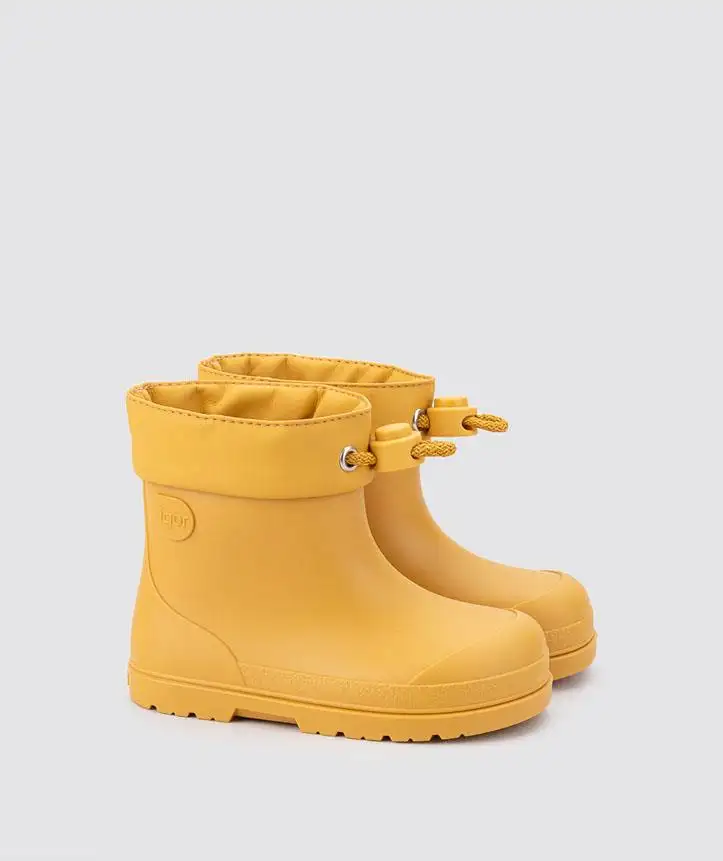 Bota de agua Mendi Amarillo. Tallas 20 a 28.