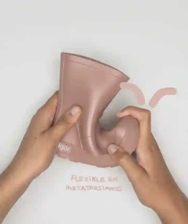 Bota de agua Yogi Rosa. Tallas 20 a 32.
