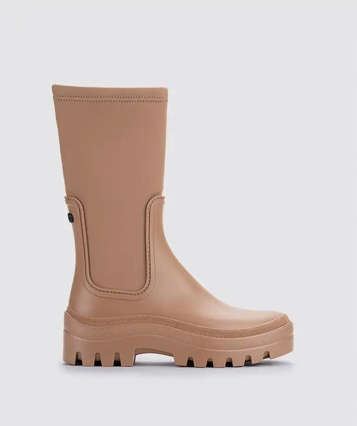 Bota de agua SOUL monocolor cuero. Tallas 36 a 39.