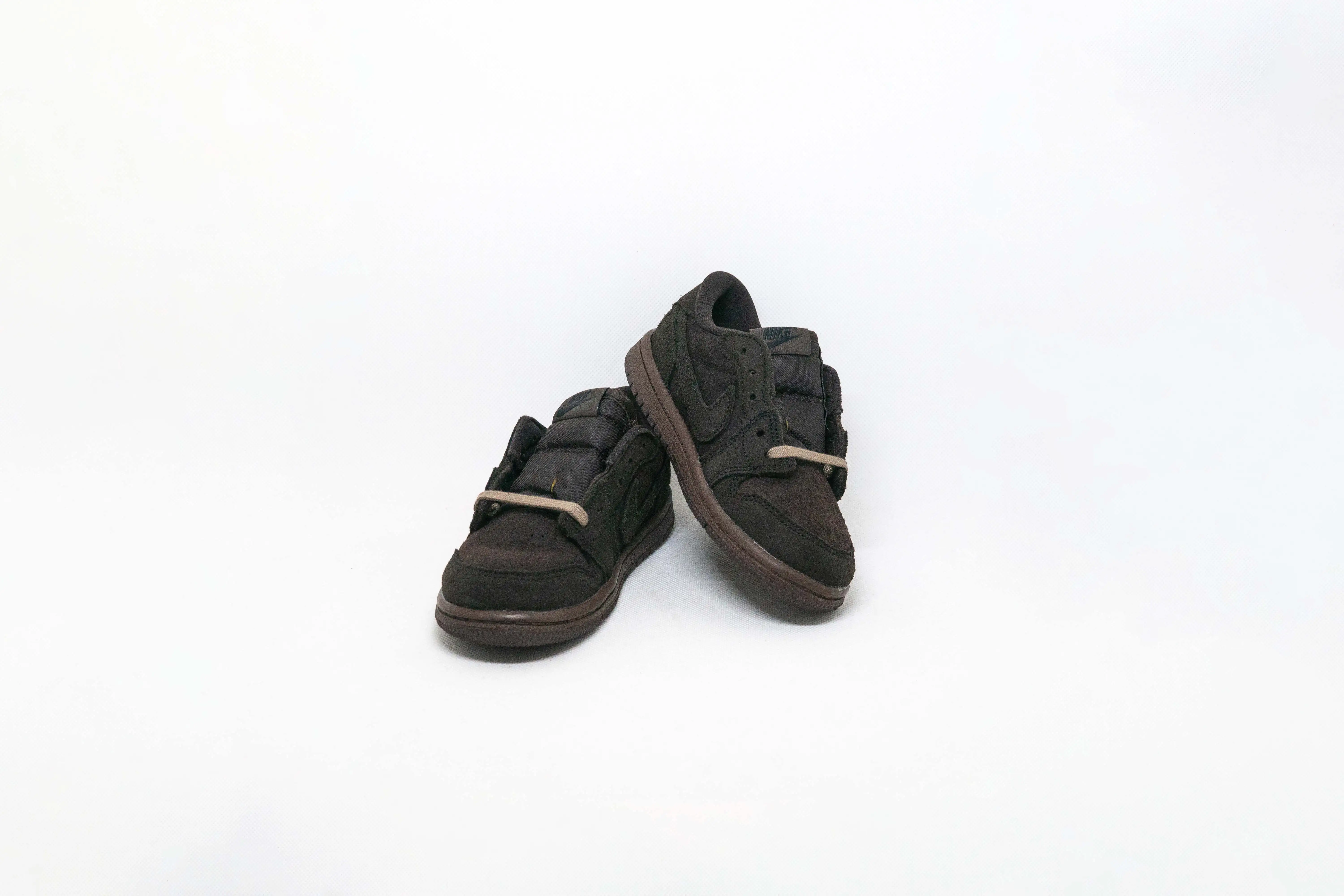 Jordan 1 Low TRAVIS SCOTT VELVET MARRÓN NIÑOS - Imagen 3