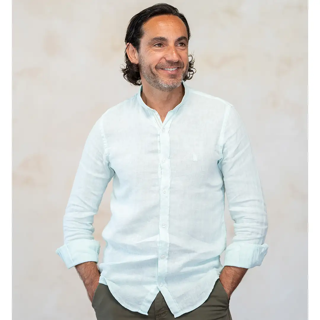 Clear green linen shirt "Sultana" Logo embroidered in light brown. - Image 2