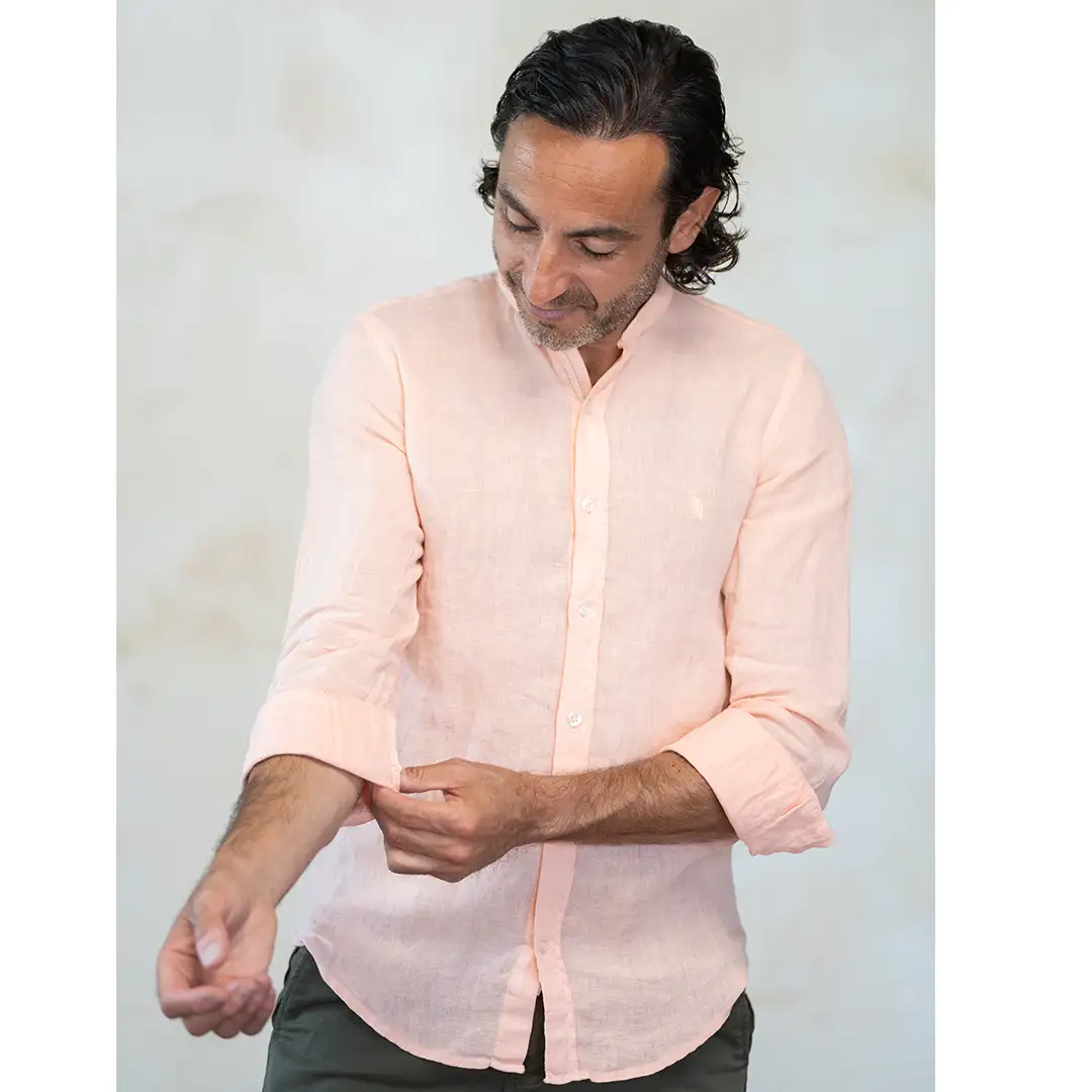 Camisa de lino naranja claro " Galana" logo bordado en color azulón. - Imagen 3