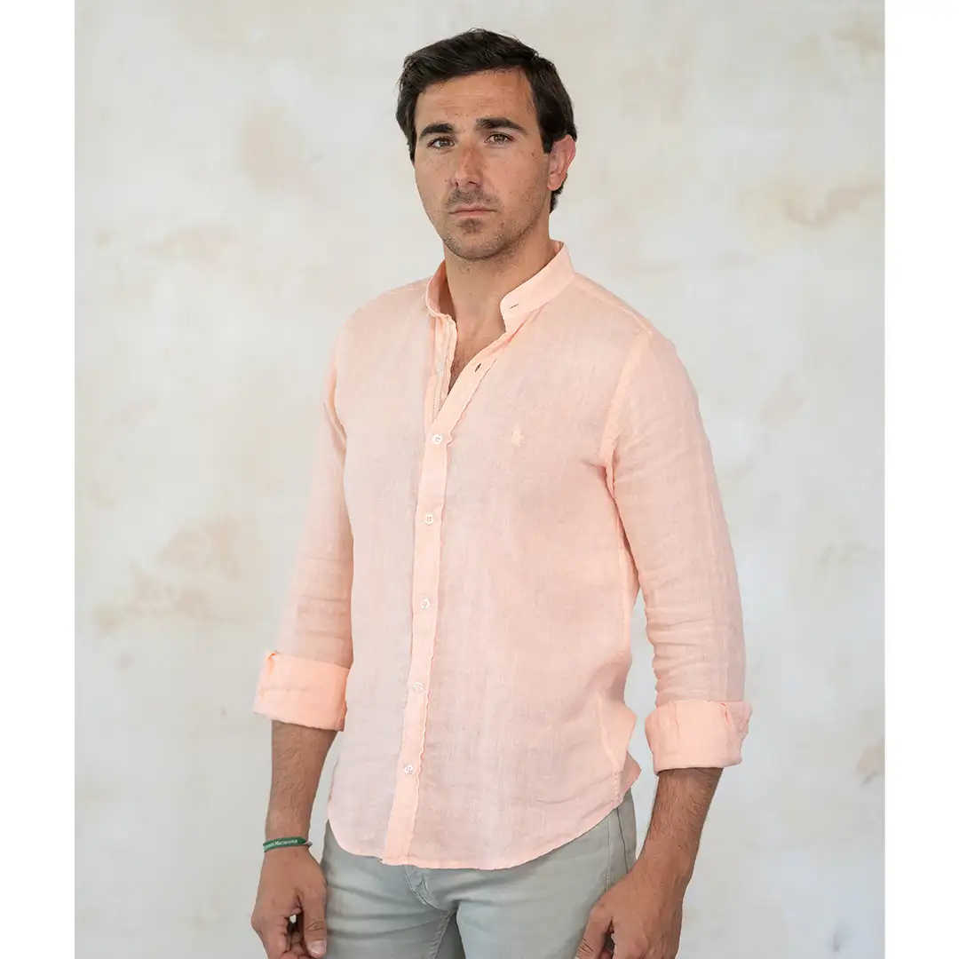 Camisa de lino naranja claro " Galana" logo bordado en color azulón. - Imagen 4