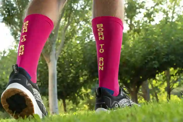 Running fuchsia man socks man