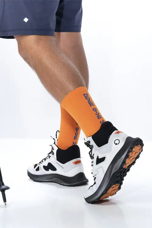 Orange running socks man - Image 4