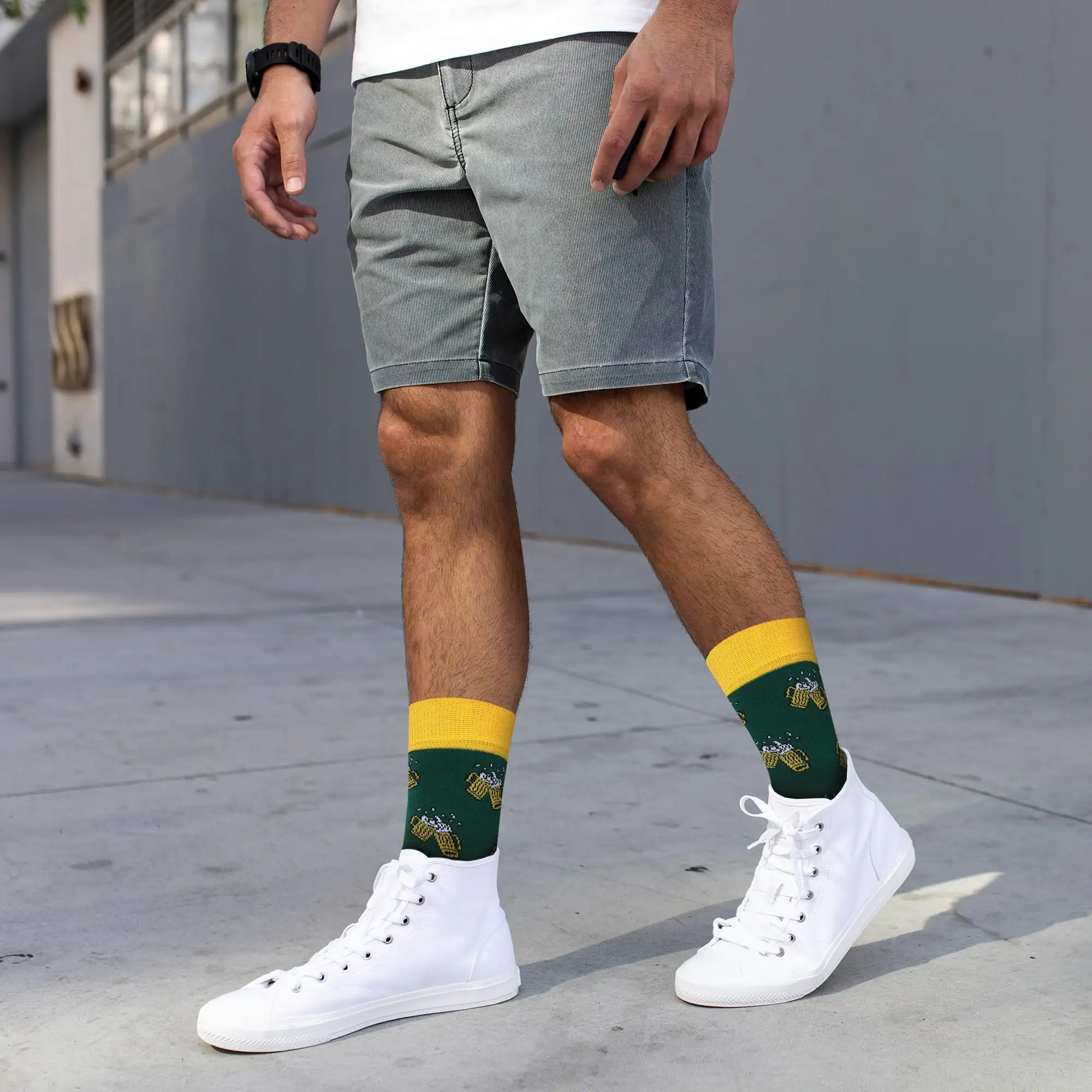 Funny green beers socks - Image 2