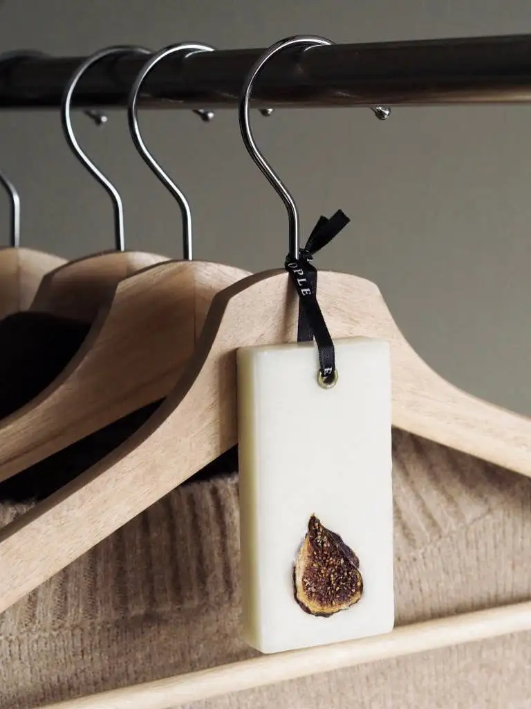 Ambientador de cera de soja para ropa de hierba, higo y ámbar. (pack de 3) - Imagen 3