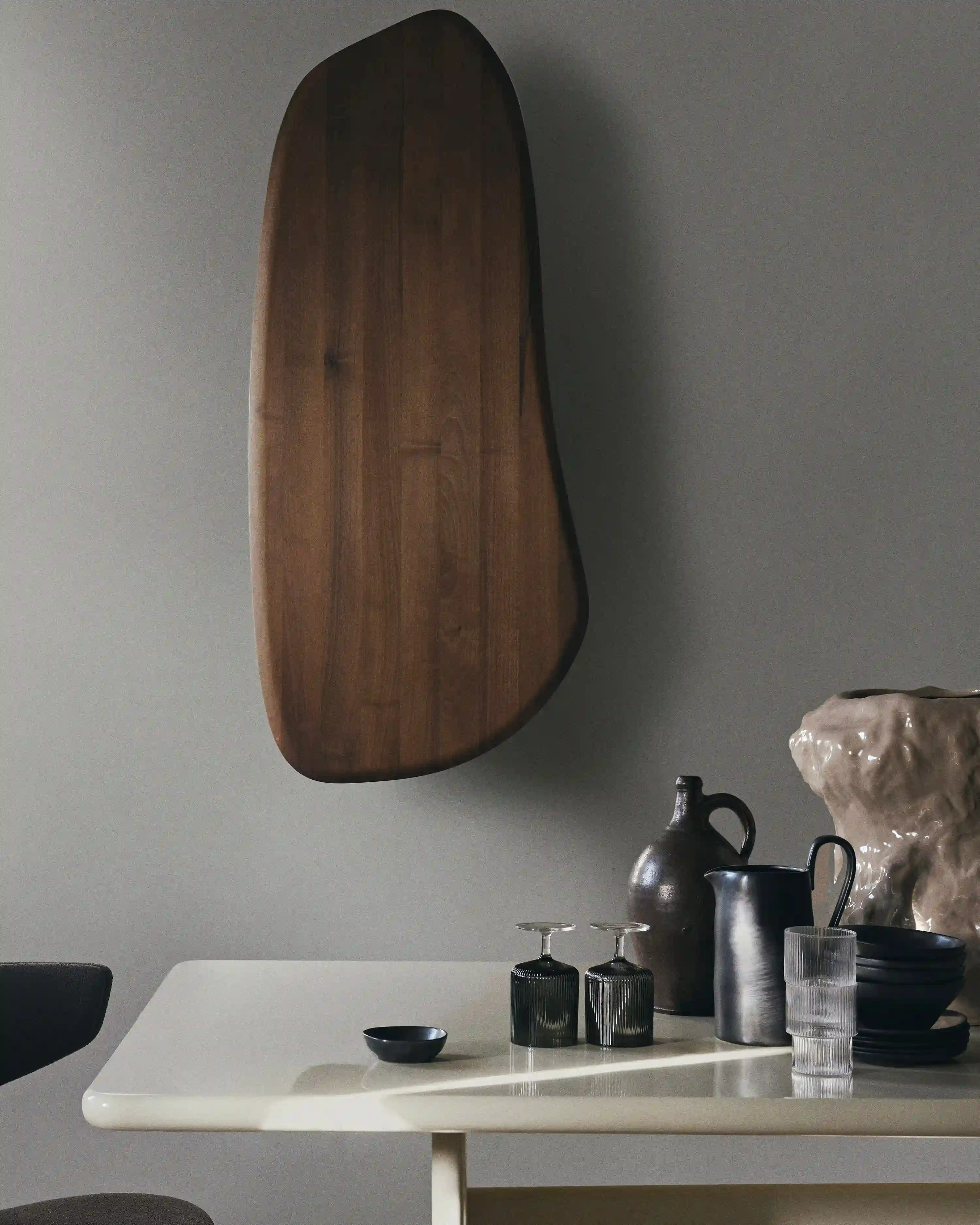 Wall closet