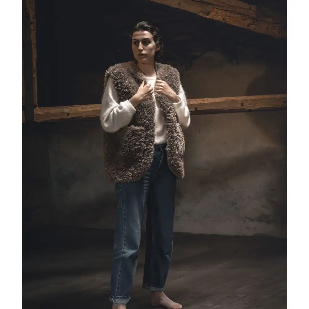 Brown hair vest - Image 2