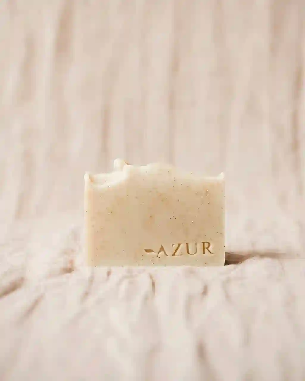 Natural solid shampoo