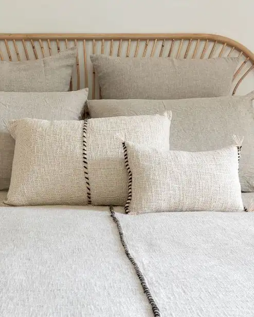 Raw white cushion - Image 2