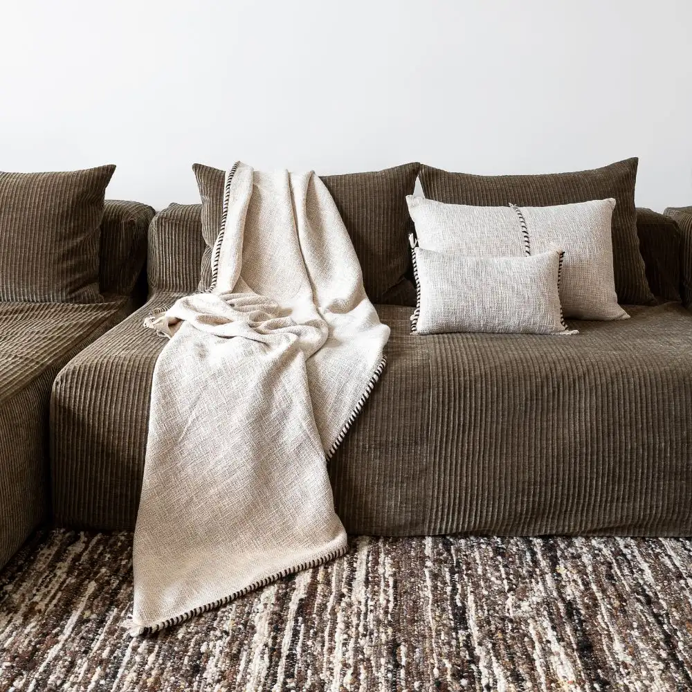 Raw white cushion - Image 4
