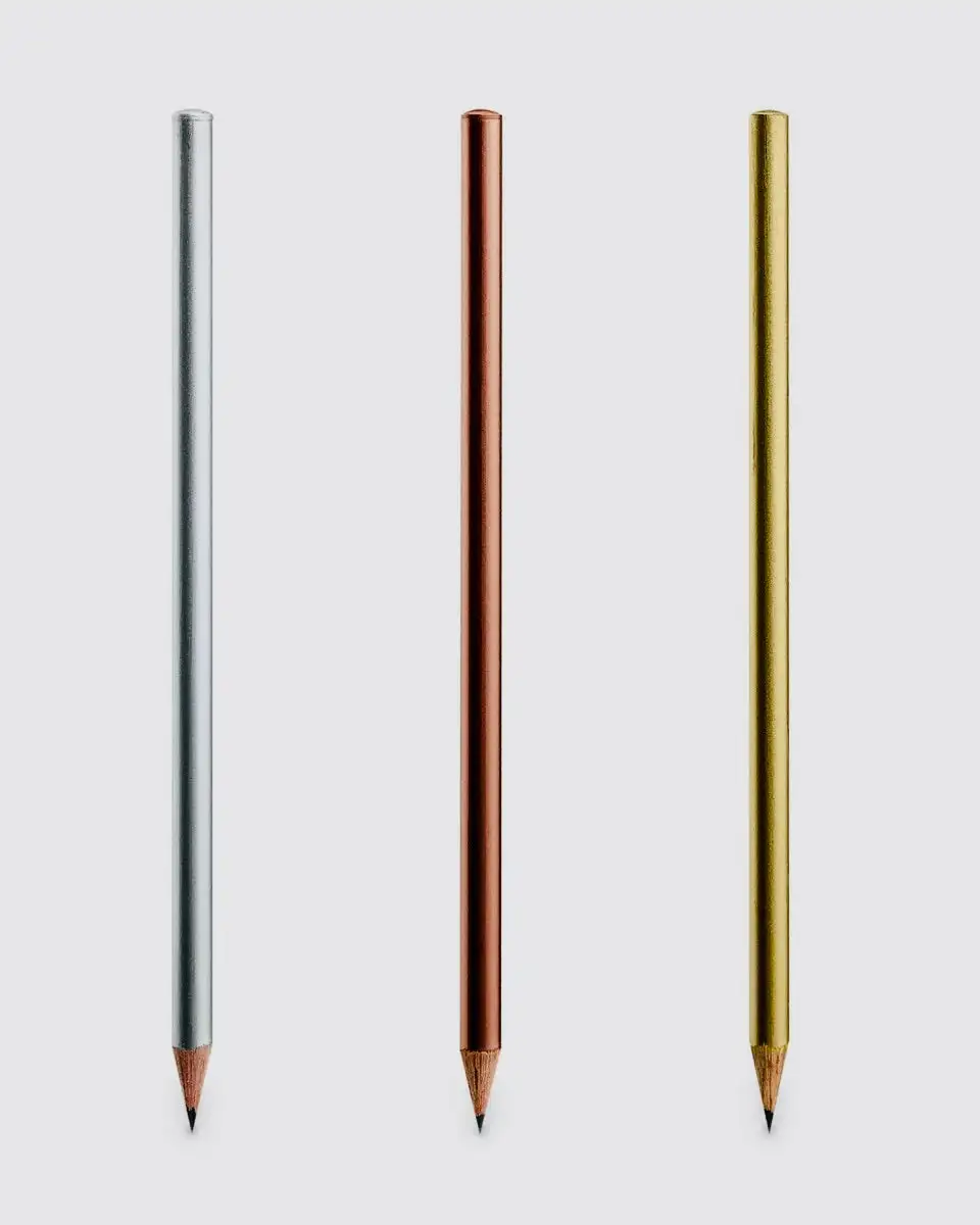 Conjunto de tres lápices metalizados (oro, plata, bronce)