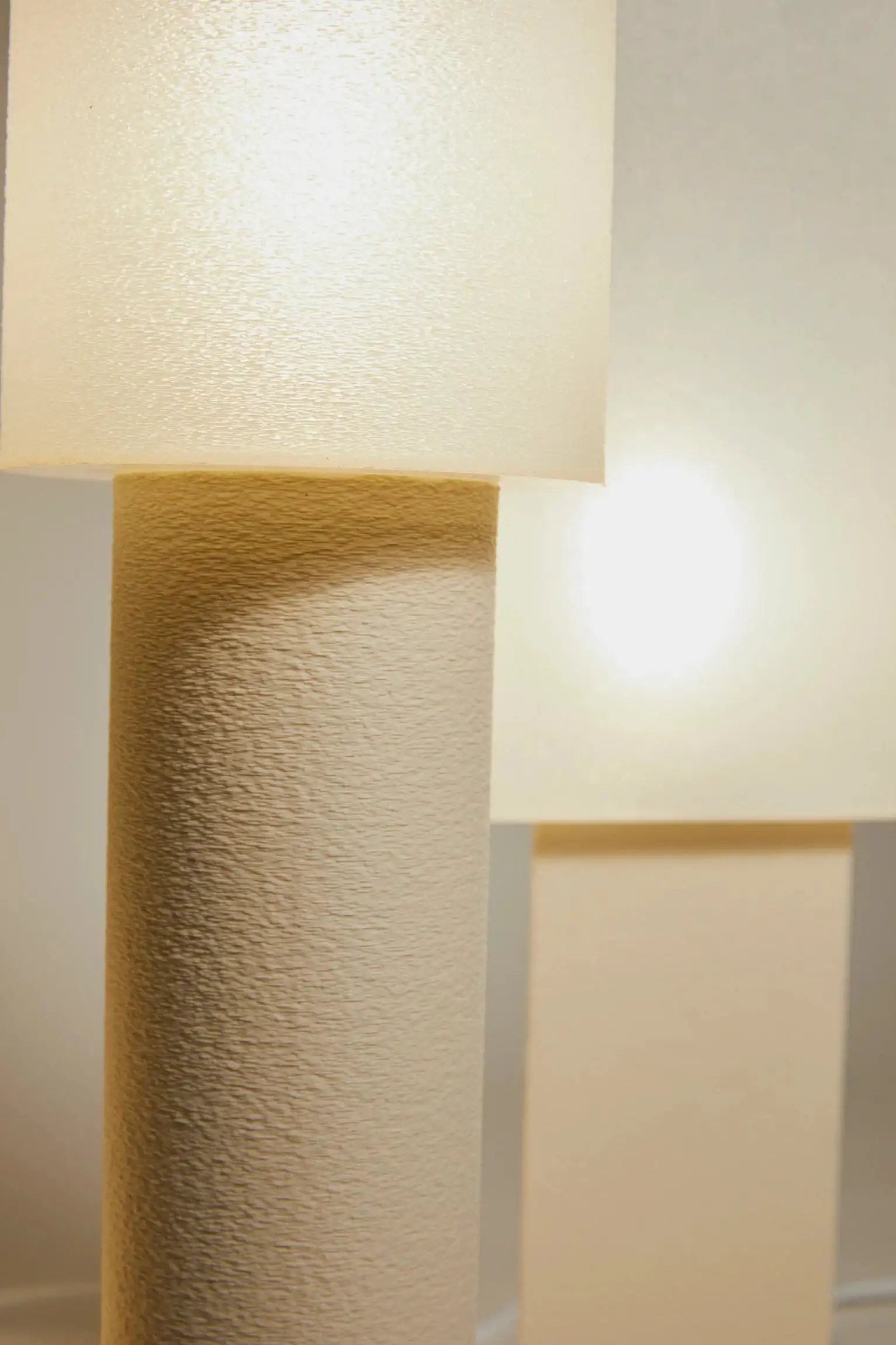 Lámpara de suelo minimalista - Imagen 2