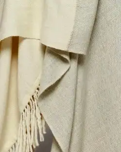 Manta Alpaca gris y blanca - Imagen 5