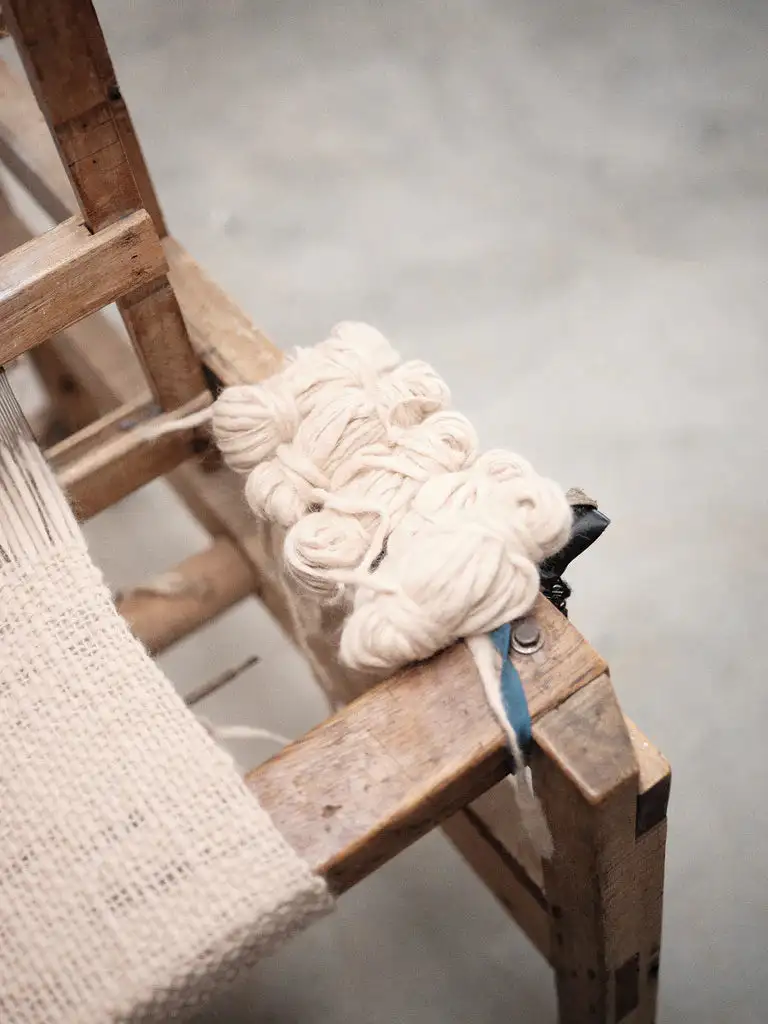Manta Alpaca gris y blanca - Imagen 11