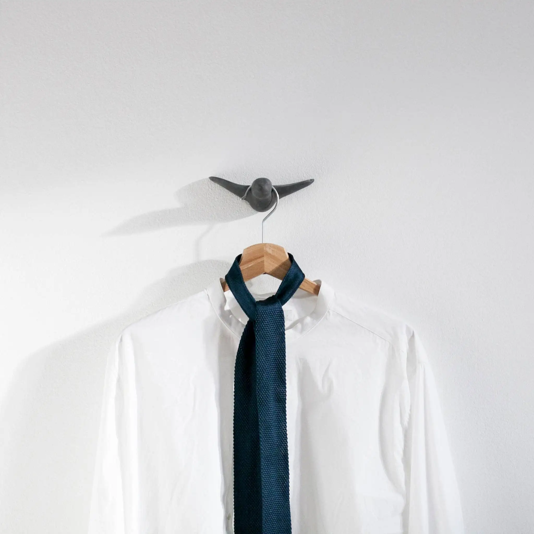 Black concrete wall hangers - Image 7