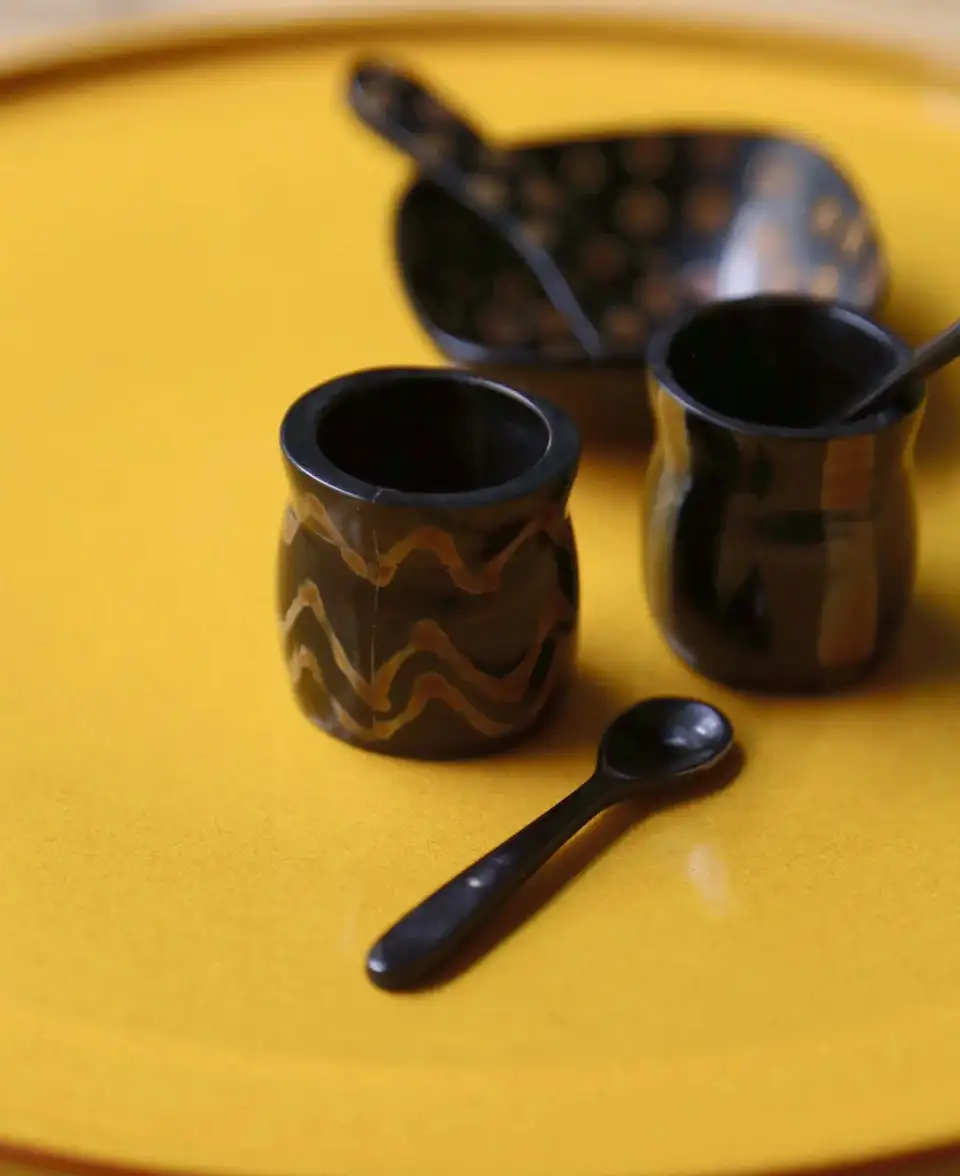 Original salt shaker and pimitor - Image 3