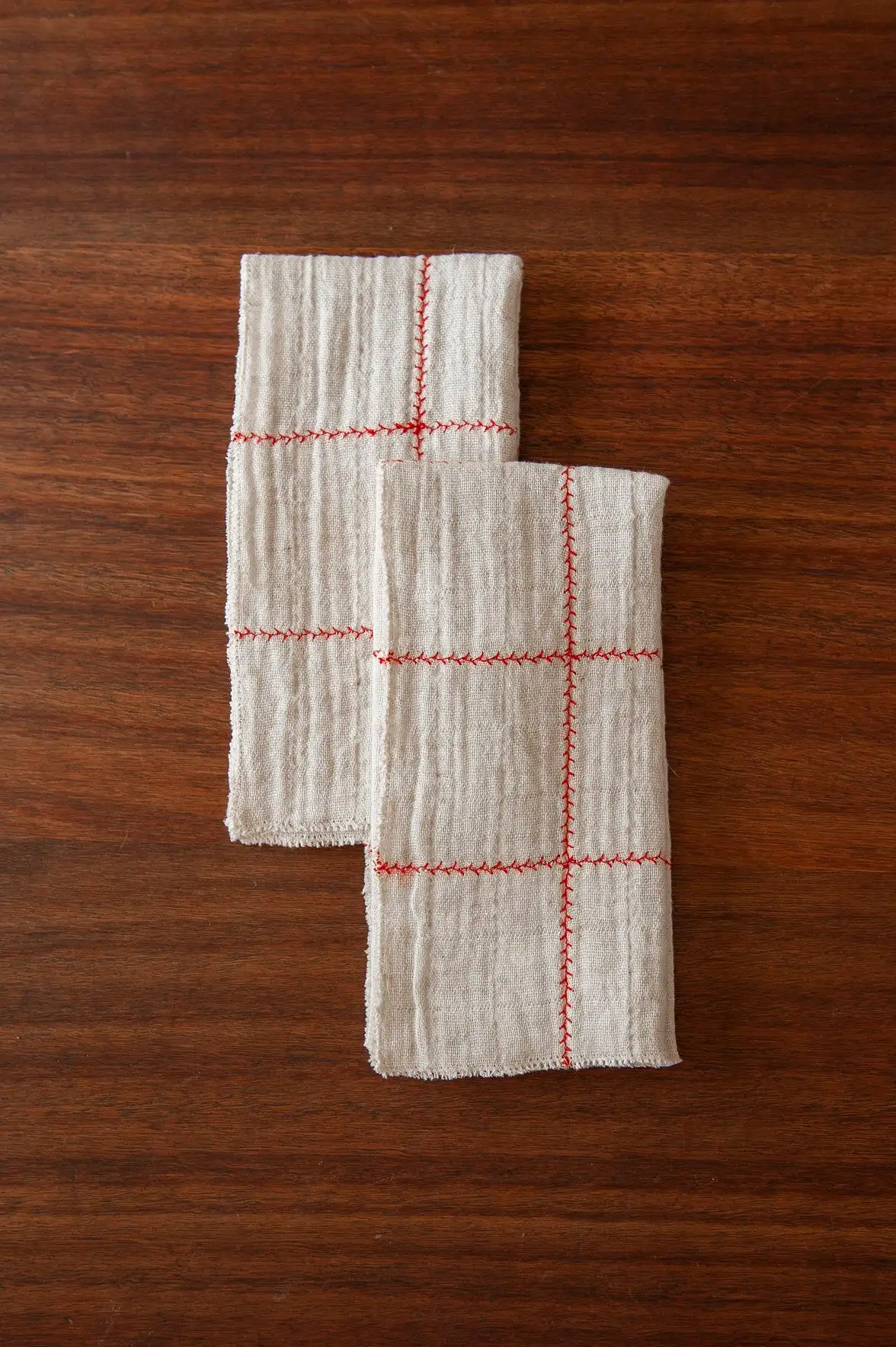 Embroidered fabric napkins (set of 2) - Image 2